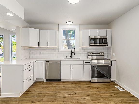 2nd image of 3317 N Lidgerwood St