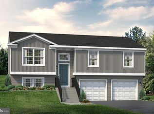 81 Hillside Dr, Lewistown, PA 17044