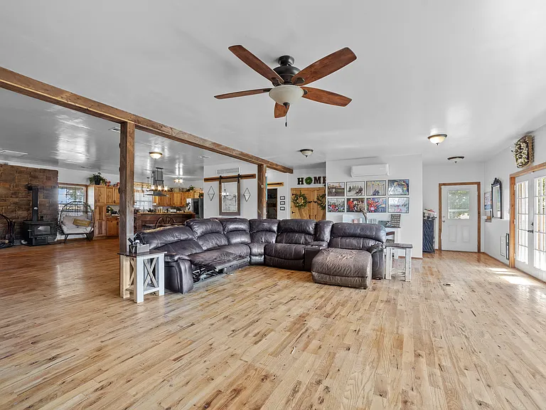 49044 W Highway 66 — Photo 29