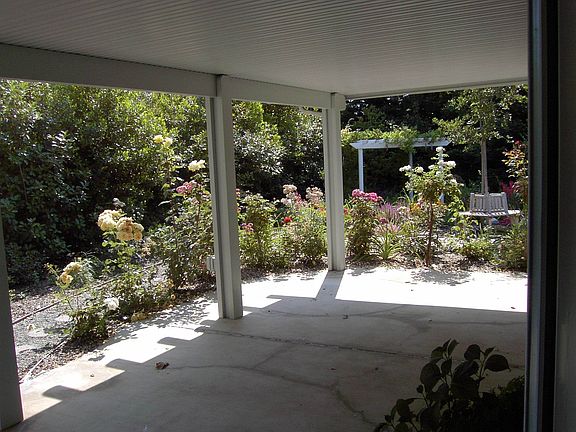 429 MSF -- Patio off LR/DR