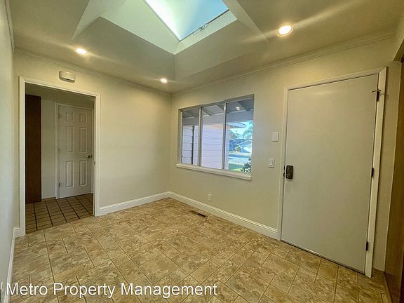 4th image of 1546 Calinoma Dr