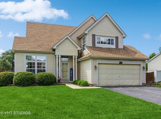 202 Clifton Ln, Bolingbrook, IL 60440