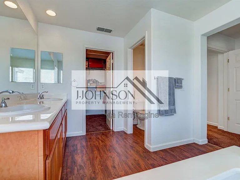 2673 Merchant Dr — Photo 14