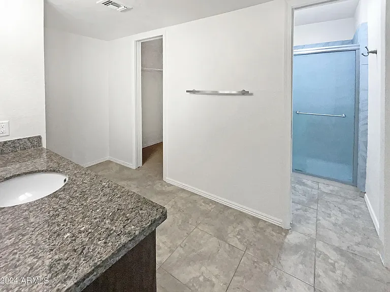 8339 N 59th Dr — Photo 9