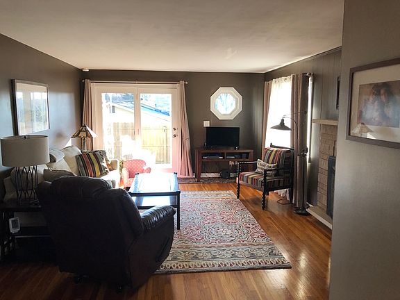 2nd image of 1610 Lynn Dr