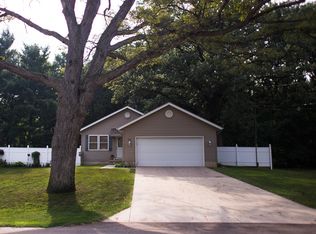 330 Elm St, Holland, MI 49424