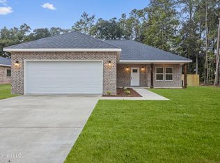 1789 Granhurst St, Gautier, MS 39553