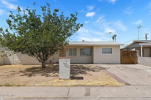 2246 W Sierra St Photo 1