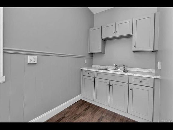 2nd image of 109 Tennessee St #2