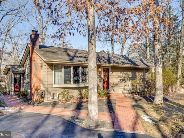 7 Forest Ave, Medford, NJ 08055