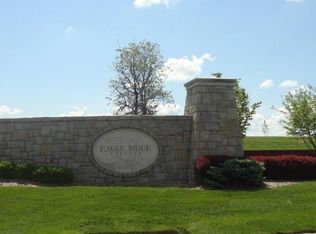 8 SE Eagle Ridge Dr, Saint Joseph, MO 64507