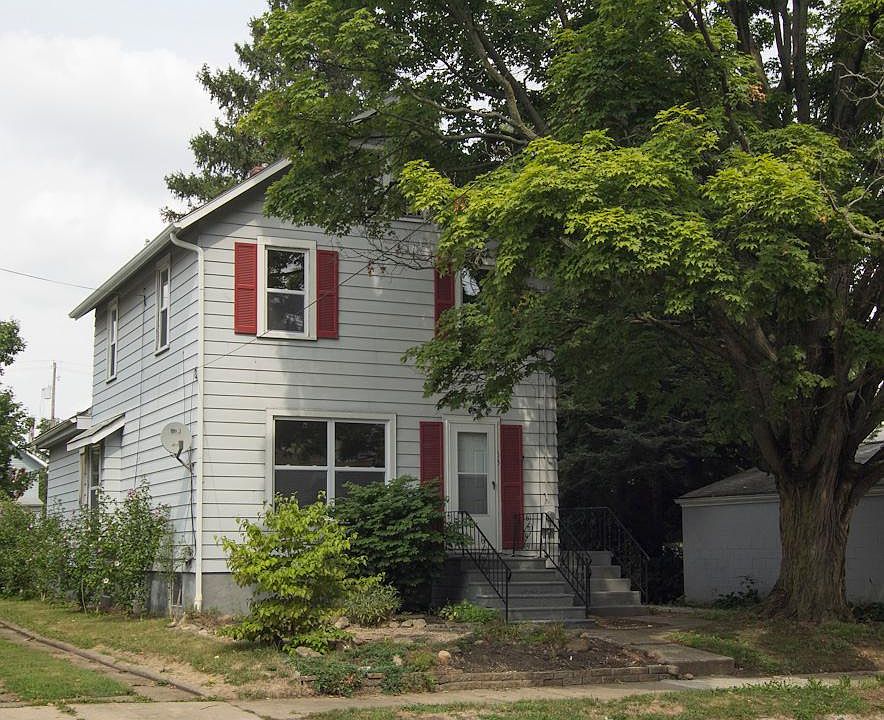 1st image of 53 Fernwood Ave
