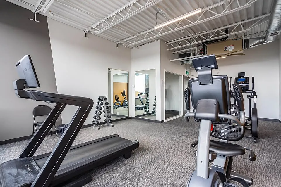 2 bed, $1,998 — Photo 4