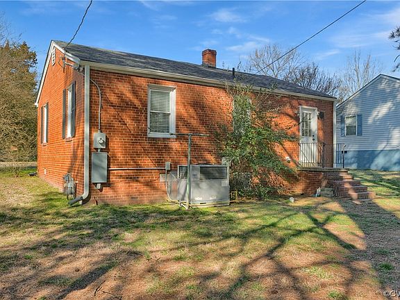 3rd image of 901 N 38th St