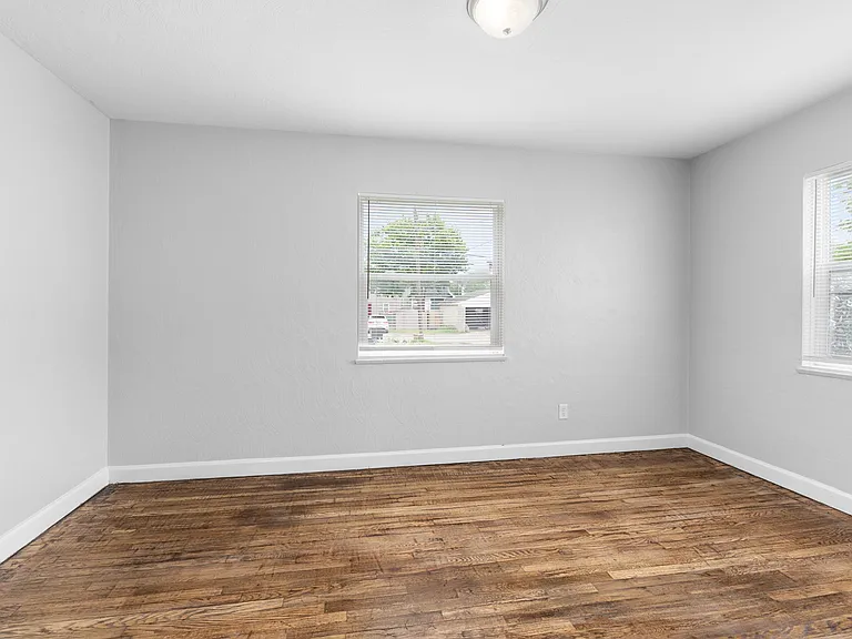 388 S Powell Ave #390 — Photo 11