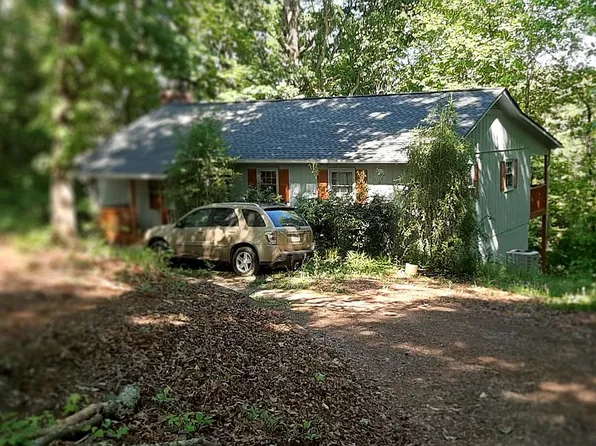 112 Tumble Weed Dr, Cleveland, GA 30528