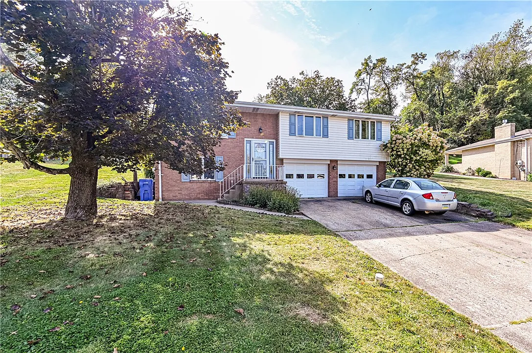 671 McMahon Dr photo 1