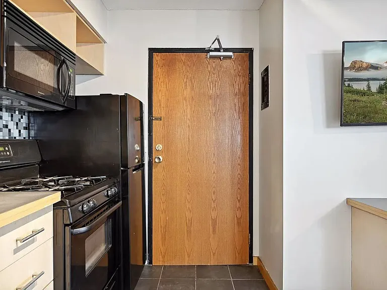 3140 Minnehaha Ave — Photo 3