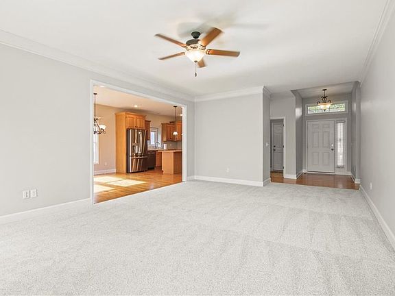5th image of 513 NE Hans Dr
