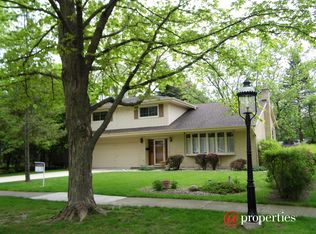 309 W Prospect Ave, Lake Bluff, IL 60044