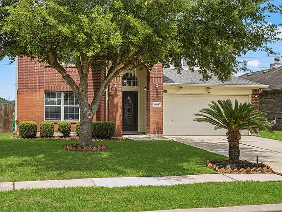3rd image of 18114 Crestglen Ct