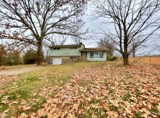 1113 N Walnut St, Willow Springs, MO 65793