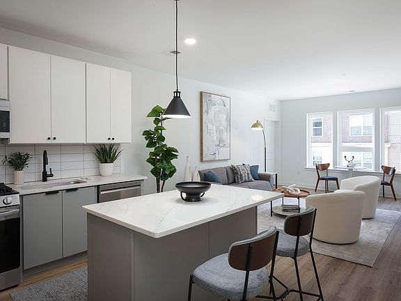 3rd image of 21 Washington Ave #608