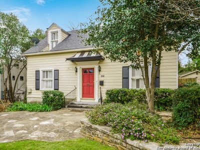 112 Redwood St, Alamo Heights, TX, 78209