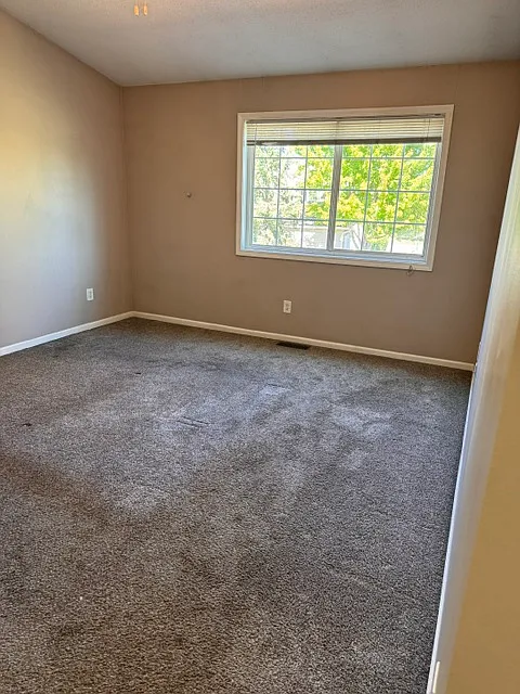 3 bed, 1378 sqft, $1,995 — Photo 4
