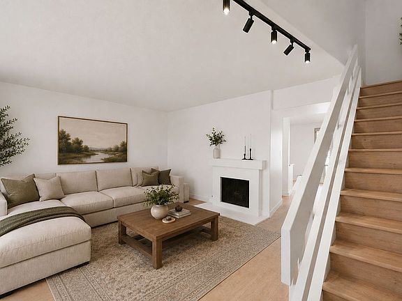 4th image of 621 California Ave APT 2