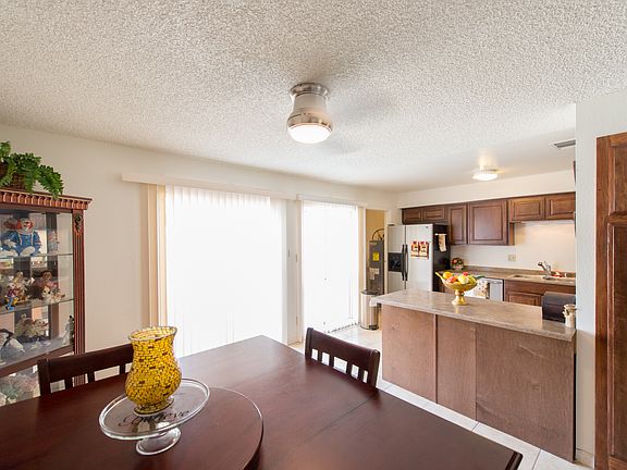 4th image of 682 Fernwood Ln
