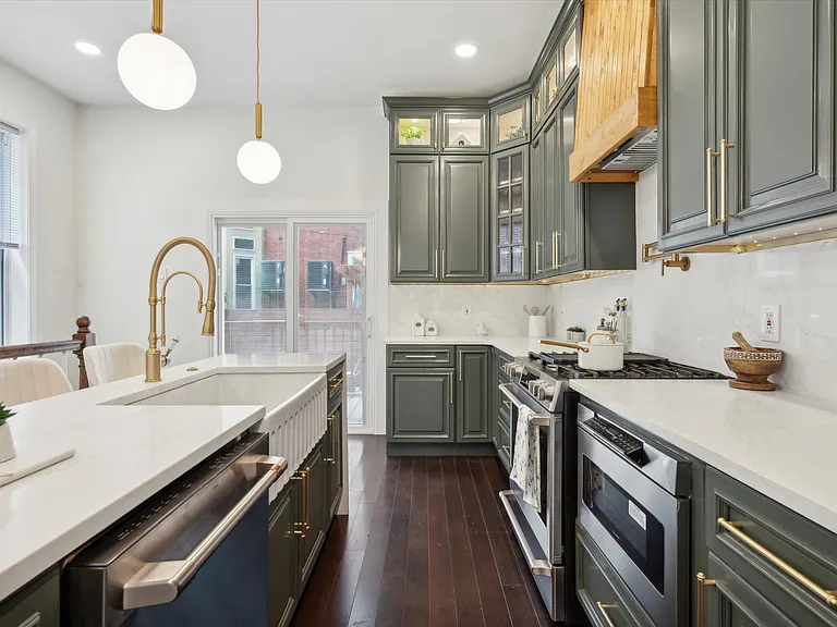 4911 Warrington Ave — Photo 5
