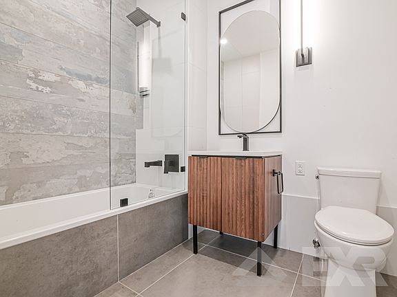 4th image of 957 Atlantic Ave #417