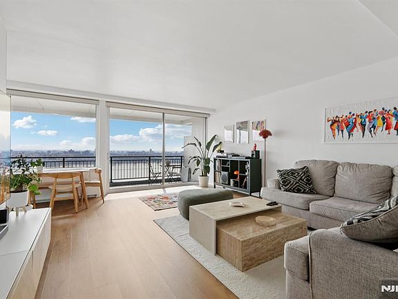 5th image of 2 Horizon Rd APT 1428