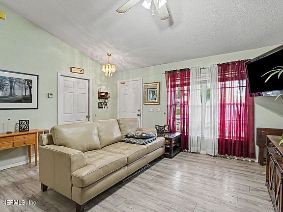 2nd image of 1339 LODGE Terrace