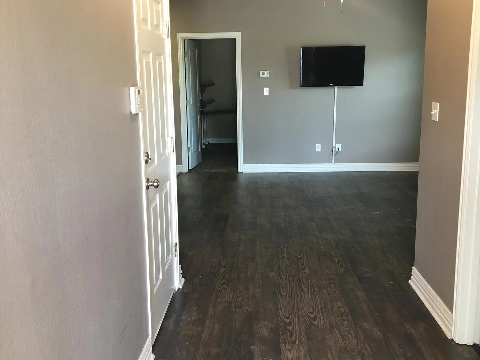 4 bed, 4.5 bath, 1600 sqft, $1,799 — Photo 2