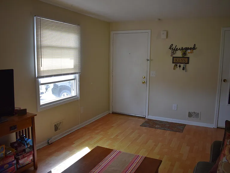 3 Sunnyside Dr — Photo 3