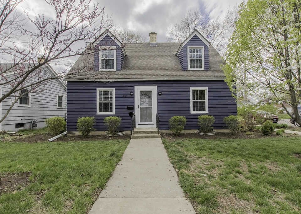 1st image of 407 S Elmwood Dr