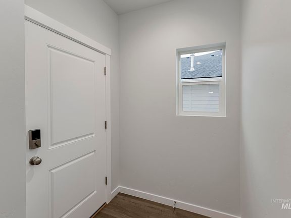 3rd image of 10513 W Tinder St