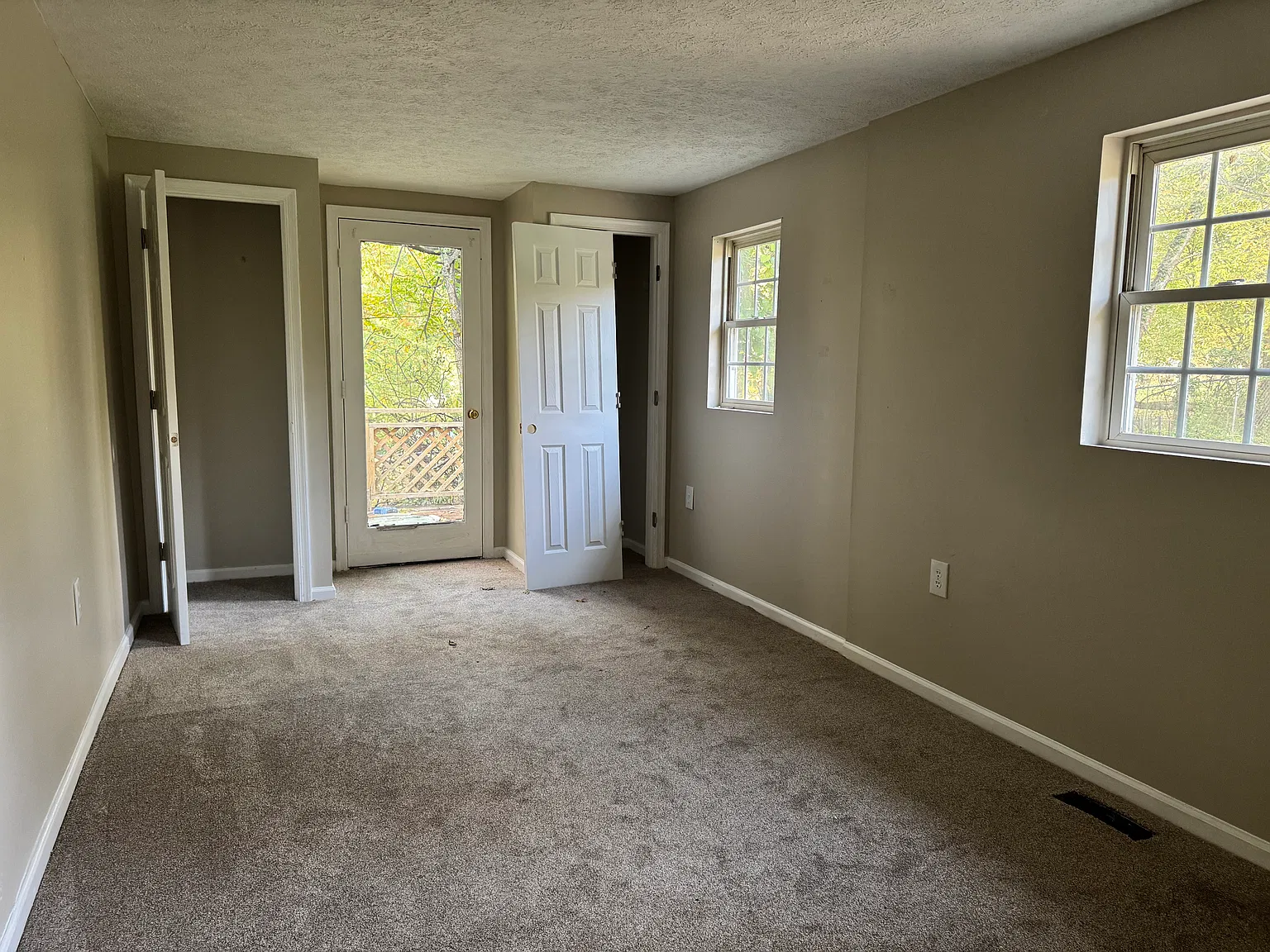2 bed, 888 sqft, $1,650 — Photo 4