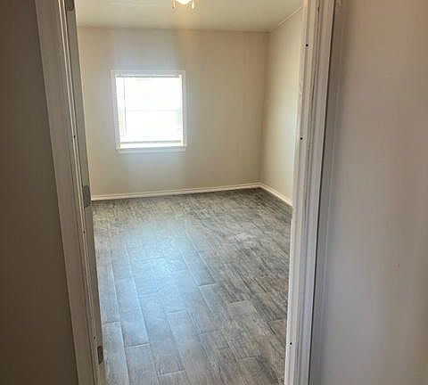 4th image of 3310 Roosevelt Dr