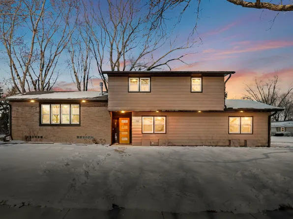 132 W Mac Arthur St, Sun Prairie, WI 53590