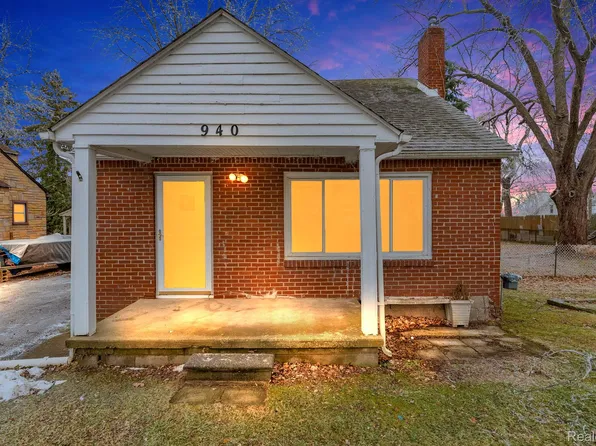 940 Cameron Ave, Pontiac, MI 48340