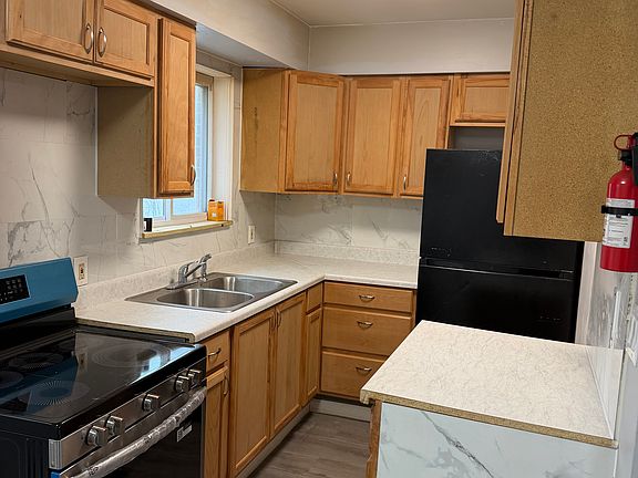 3rd image of 90 Sciota Ave #1