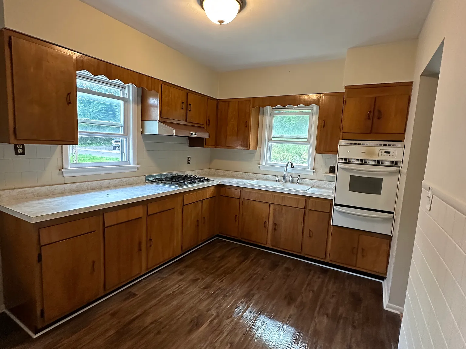 332 Harris Ln — Photo 2