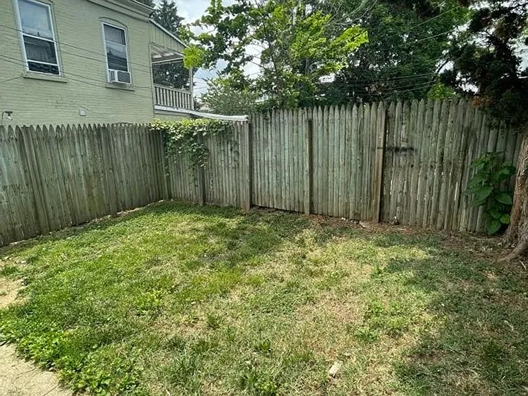 118 Windsor St — Photo 18