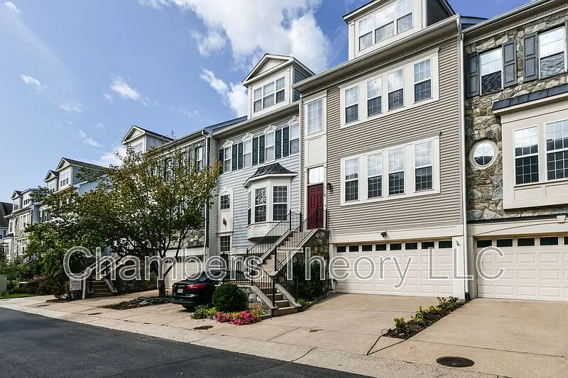 3 bed, 3.5 bath, 2888 sqft, $5,000 — Photo 3