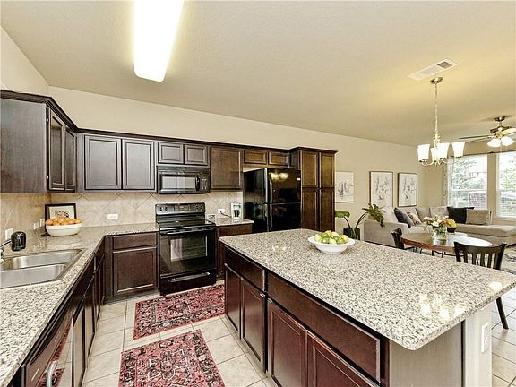 3rd image of 413 Crater Lake Dr
