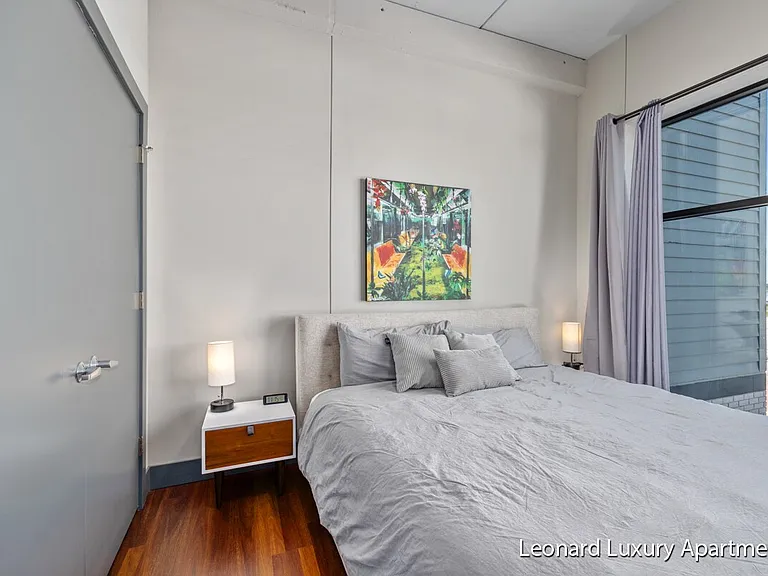 The Leonard Luxury Apartments — Photo 64