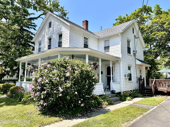 33 Dempster Street, Ravena, NY 12143